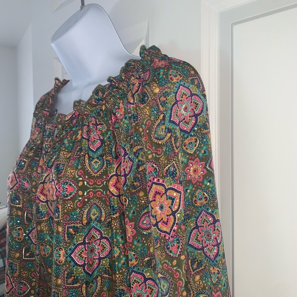 NWOT Paani Flowy Boho Top with Elastic Sleeve - Picture 3 of 4